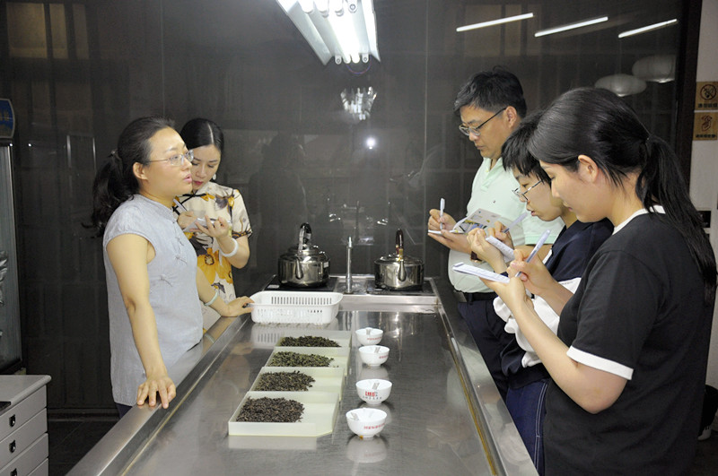 人生如茶，需细细品味。天晟中国茶学系统培训班十二月茶艺师培训班邀您共品茶韵(图3)