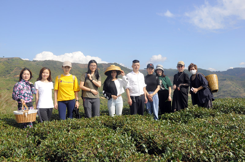 长治茶艺培训学员问天晟茶艺培训学校：茶艺培训学校哪家最专业？(图1)