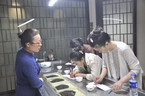 临汾茶艺培训学员问天晟茶艺培训学校：茶艺培训心得体会有吗？(图1)