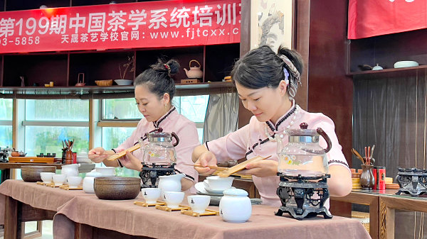 临汾茶艺培训学员问天晟茶艺培训学校：茶艺培训心得体会有吗？(图3)