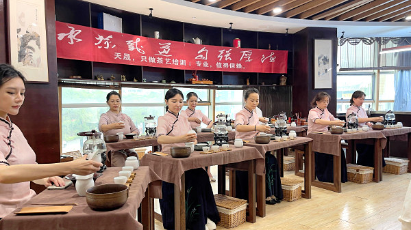 白山茶艺培训学员问天晟茶艺培训学校：白山茶艺培训内容学什么？(图3)